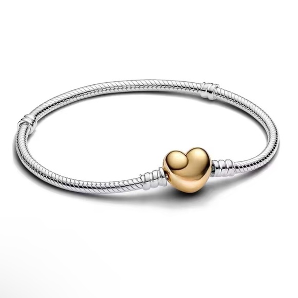 Women’s Heart Clasp Snake Chain Bracelet 7.8” - Picture 2 of 2